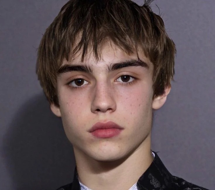 attractive-people-can-get-away-with-shitty-***-haircuts-v0-c5qplskahwec1.jpg