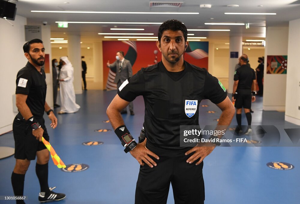 hammed-looks-on-as-he-waits-in-the-tunnel-prior-to.jpg