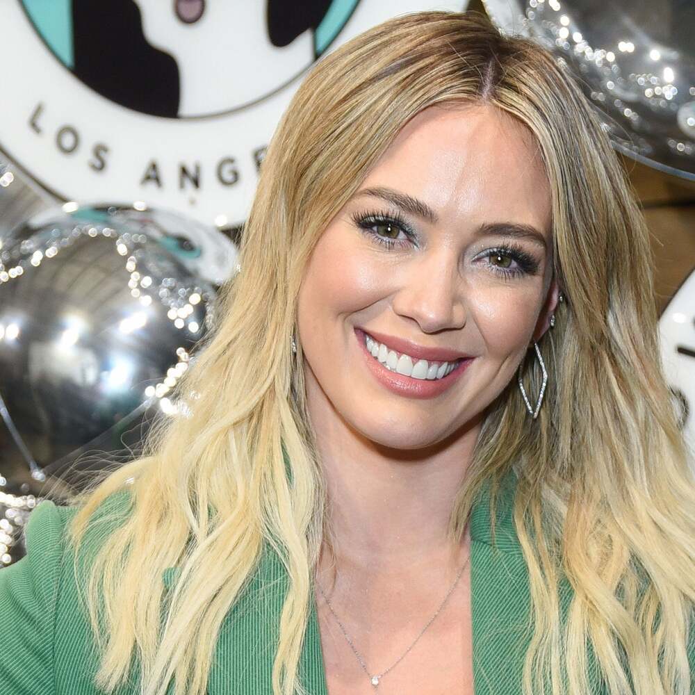 hilary-duff-v0-vrjhrypwd84d1.jpg