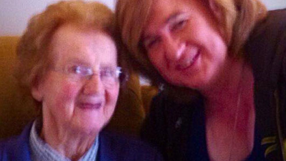 HT_tina_healy_with_mother_2_jt_151030_16x9_992.jpg