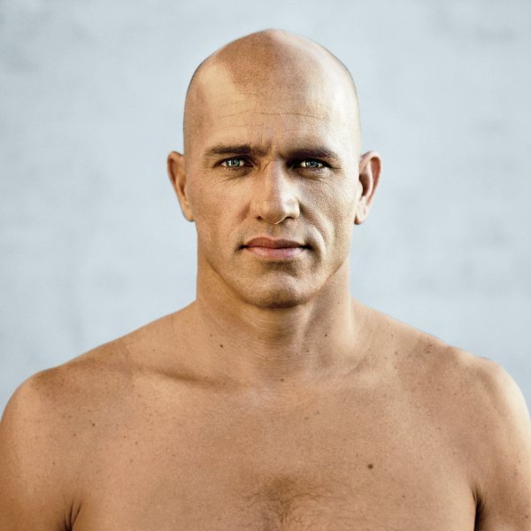 kelly-slater-in-france_s.jpg