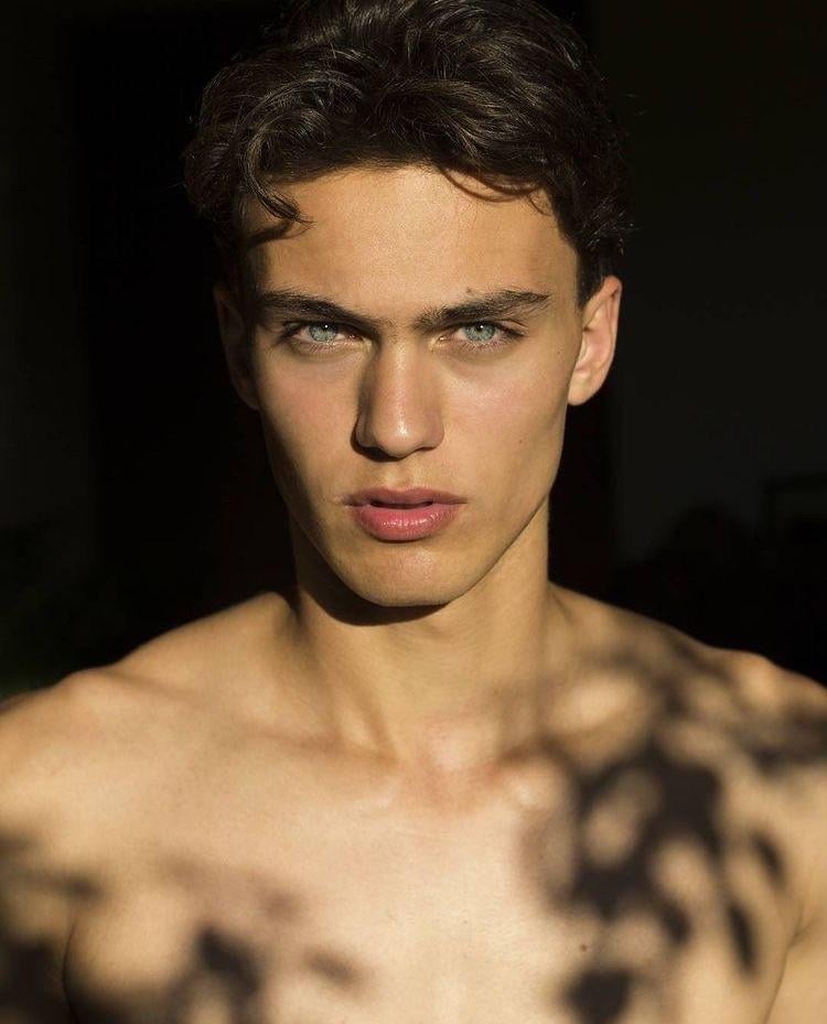 rate-evans-nikopoulos-v0-eu0fgcg9c7nd1.jpg
