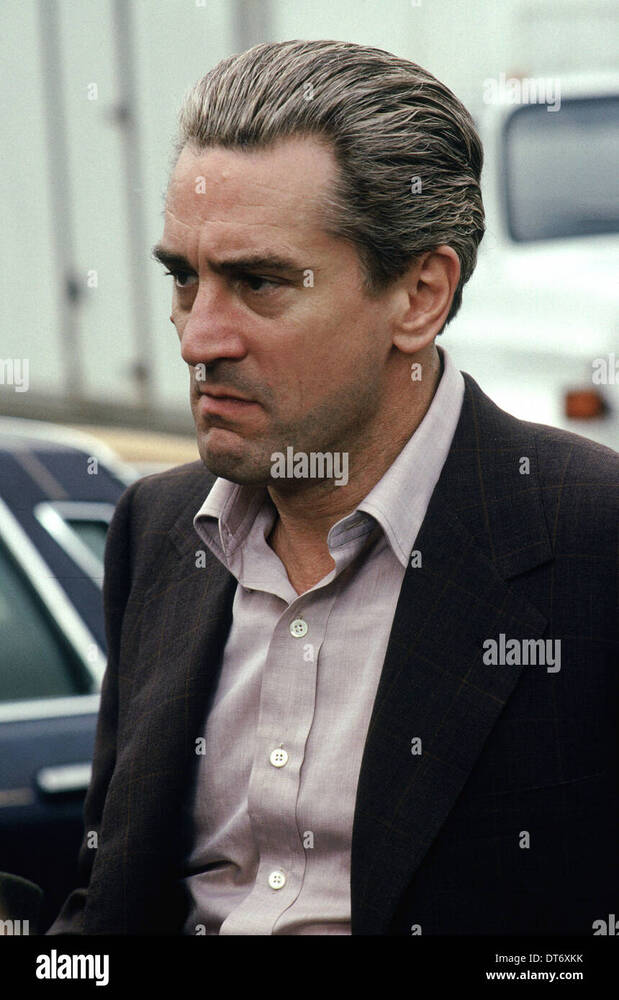 robert-de-niro-goodfellas-1990-dt6xkk.jpg