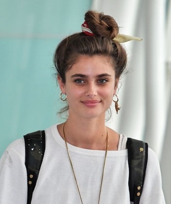 taylor-hill-440nw-9931478c.jpg