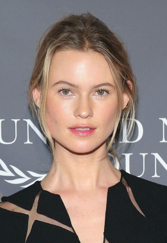 ty-2015-01-behati-prinsloo-no-makeup-eyeliner-main.jpg