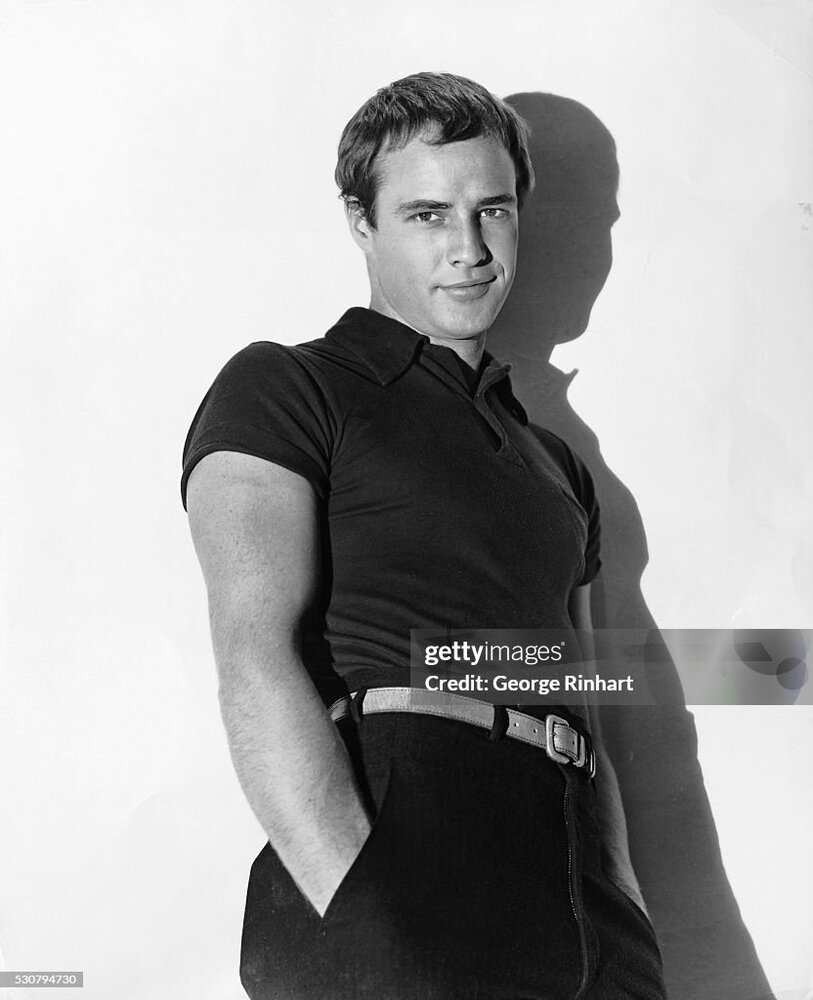 young-marlon-brando-leaning-against-a-wall.jpg
