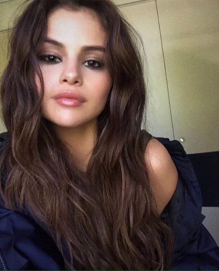 younger-selena-gomez-v0-92jejd7o0kzb1.jpg