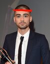 nrm_1433694402-zayn_malik_with_a_shaved_head_at_the_asian_awards.jpg