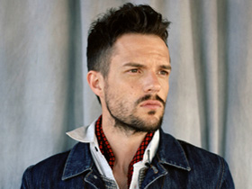 brandon-flowers-280210.jpg