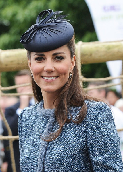 Blue-Jubilee-Fascinator-Kate-Middleton.jpg